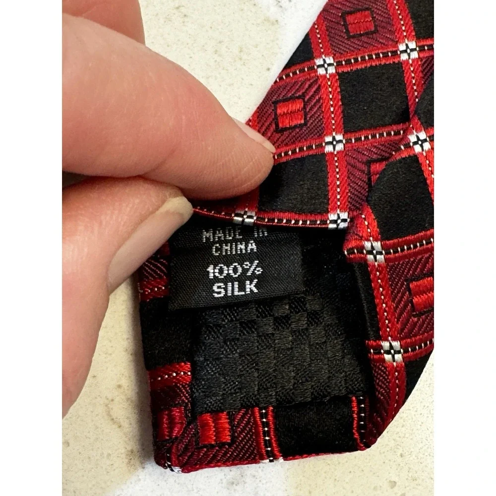 Sean John Mens Silk Necktie Red Black Geometric Diamond‎ Plaid Woven Formal Tie